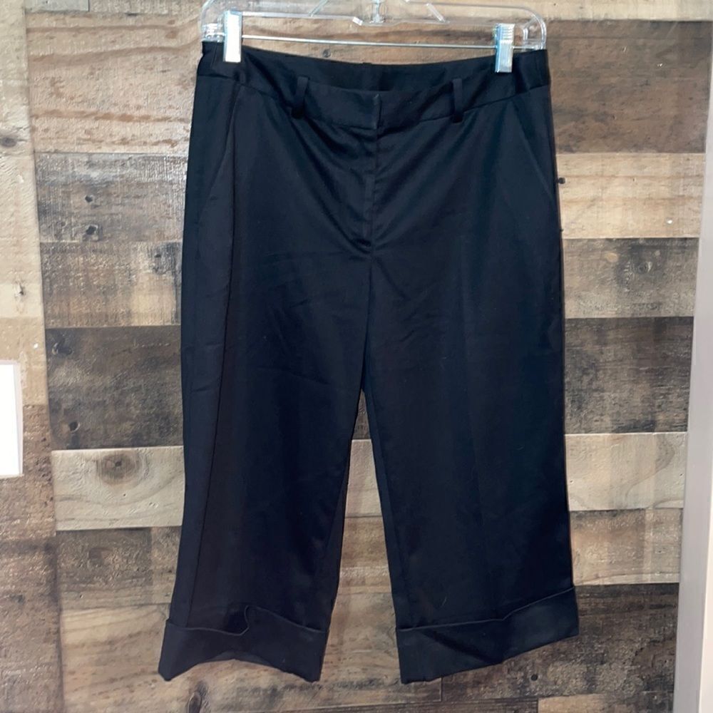 St. John Collection Black Cuffed Capri Pants